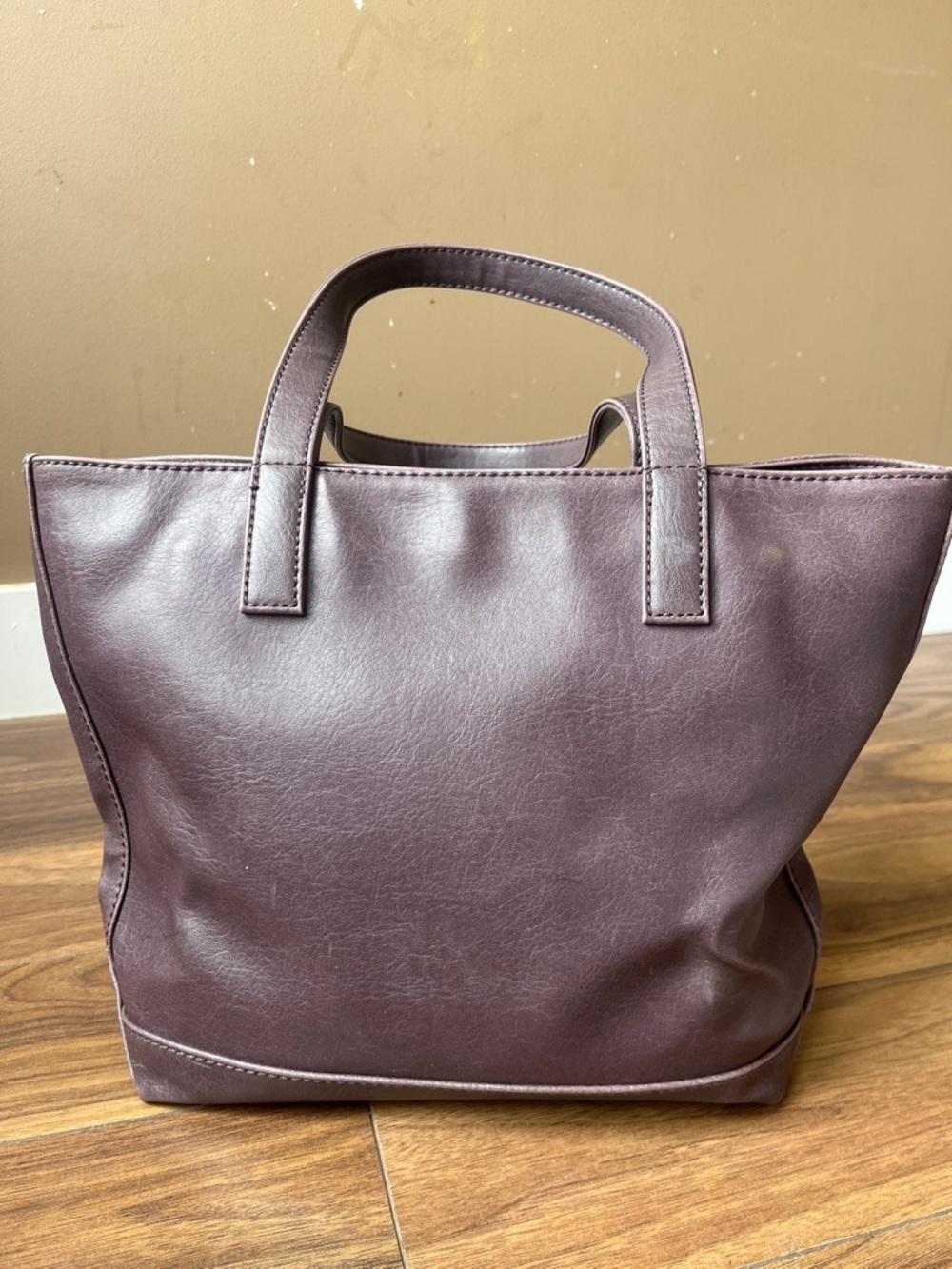Matt & Nat Deep Plum Vegan Leather Shoulder Medium Bag Recycled - Picture 7 of 10
